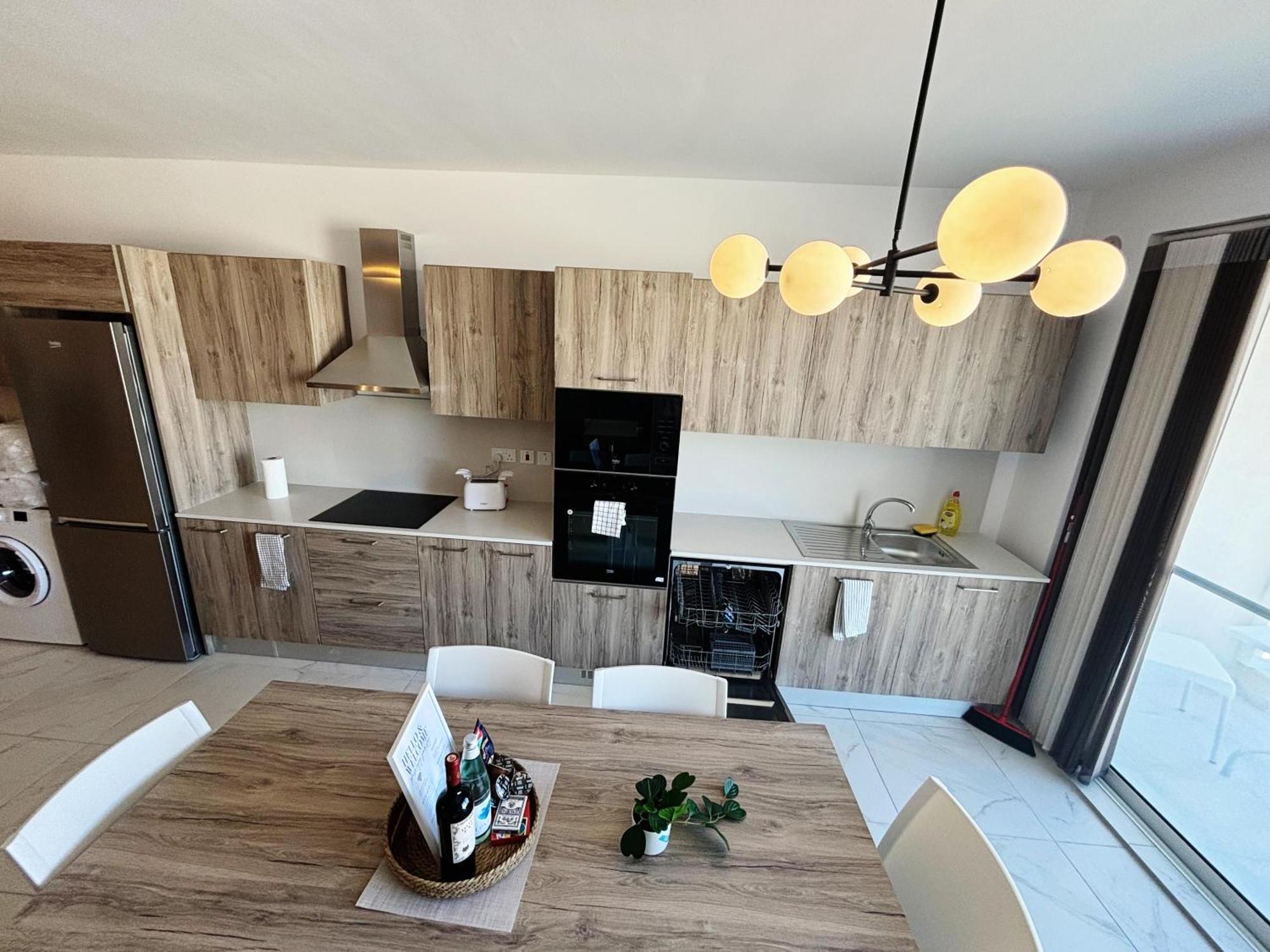 St Julians Brand New Apartment