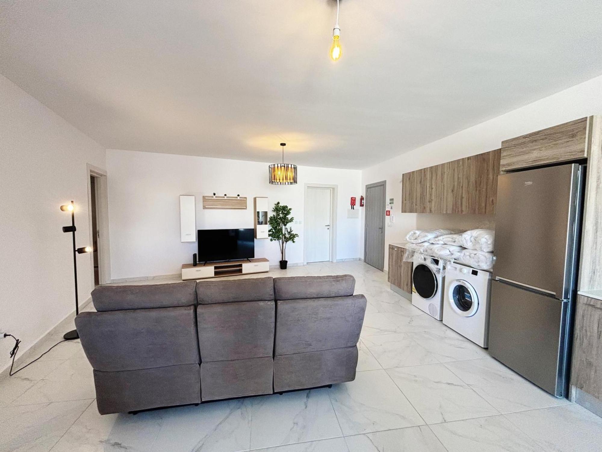 St Julians Brand New Is-Swieqi