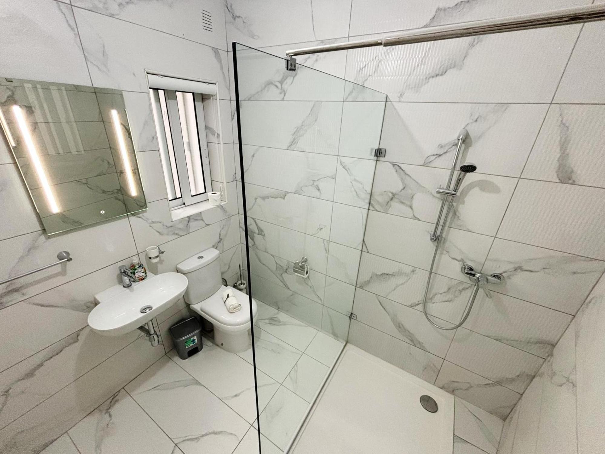St Julians Brand New Apartment *
