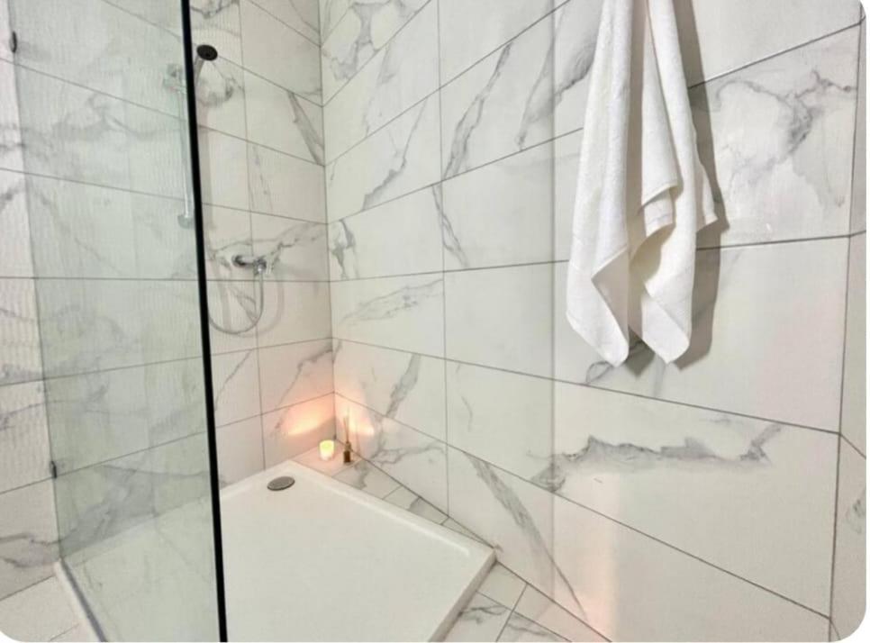 St Julians Brand New Apartment *