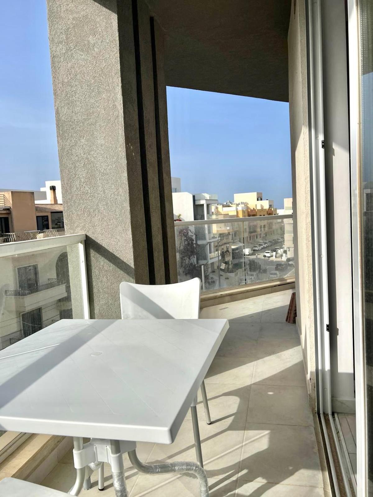 St Julians Brand New * Is-Swieqi